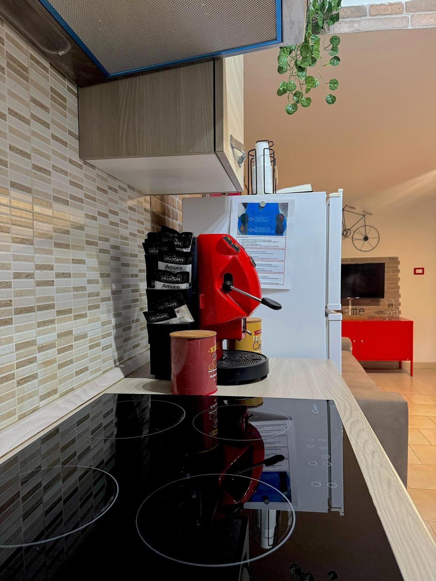 Frizzi & Lazzi House Apartment Napoli Bagian luar foto