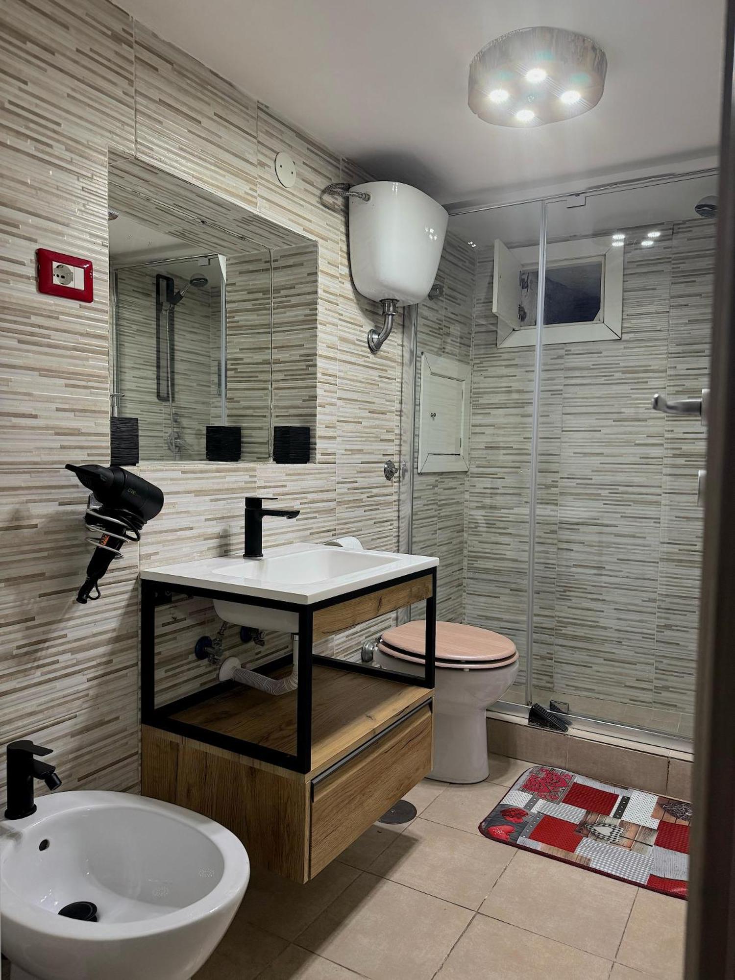 Frizzi & Lazzi House Apartment Napoli Bagian luar foto