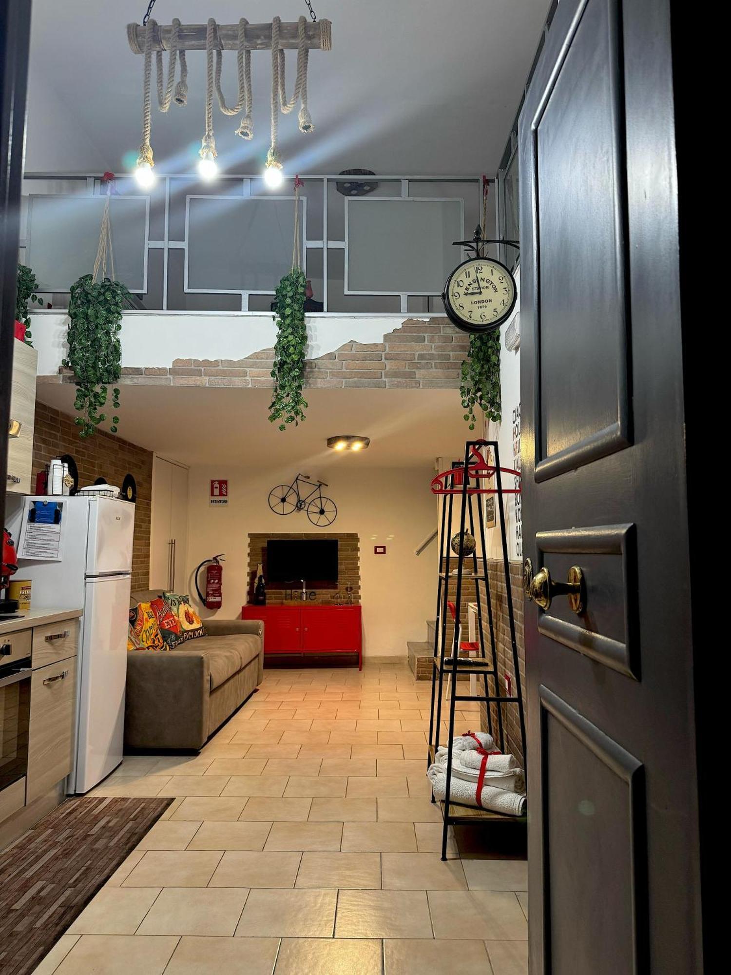 Frizzi & Lazzi House Apartment Napoli Bagian luar foto