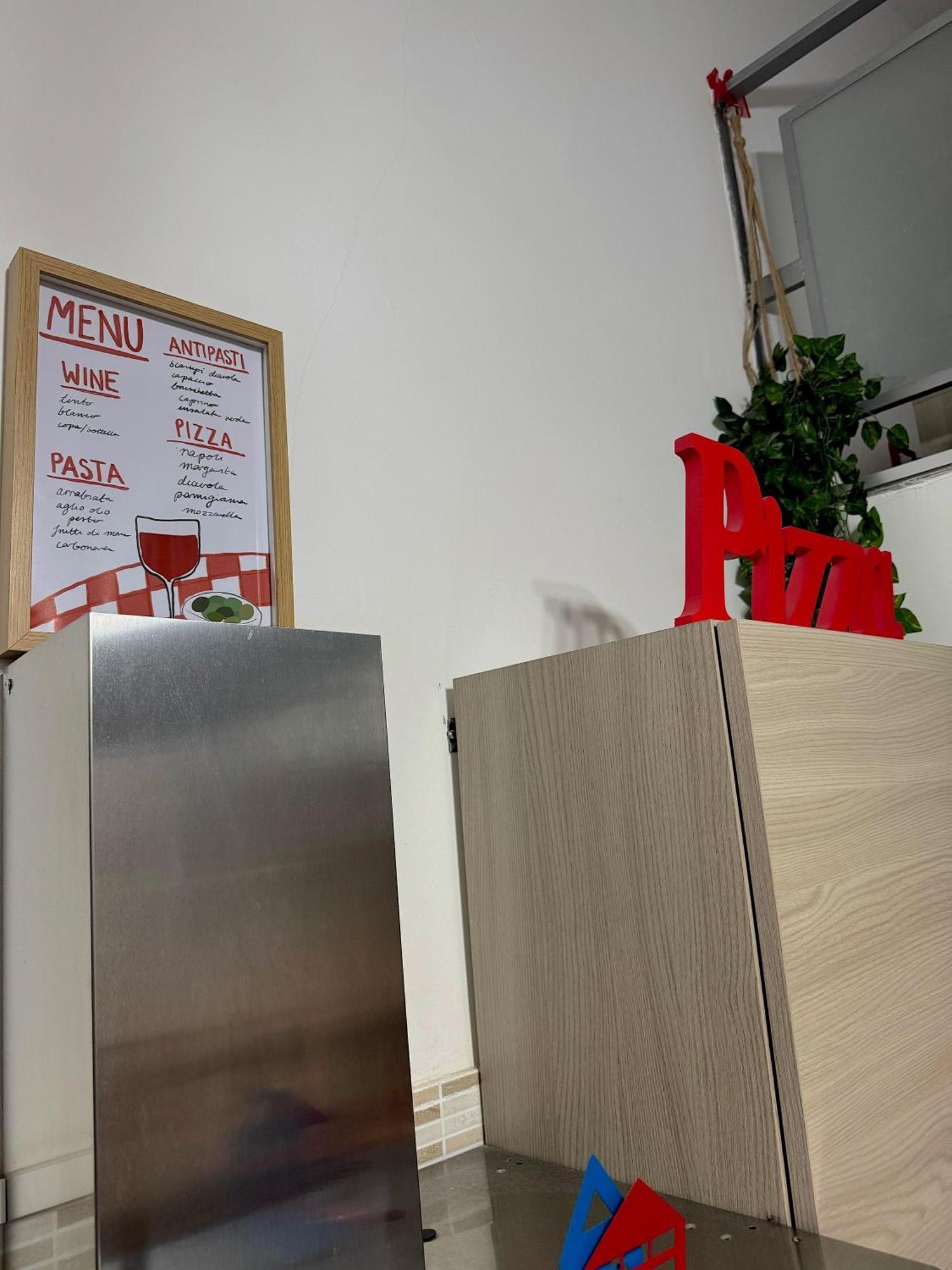 Frizzi & Lazzi House Apartment Napoli Bagian luar foto